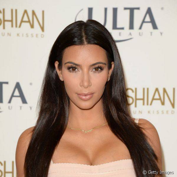Kim Kardashian é outra grande adepta do 'baking', usando-o para esculpir o seu rosto e alcançar um aspecto perfeito